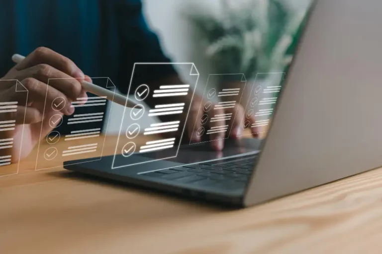 hand checking a contract management best practices checklist